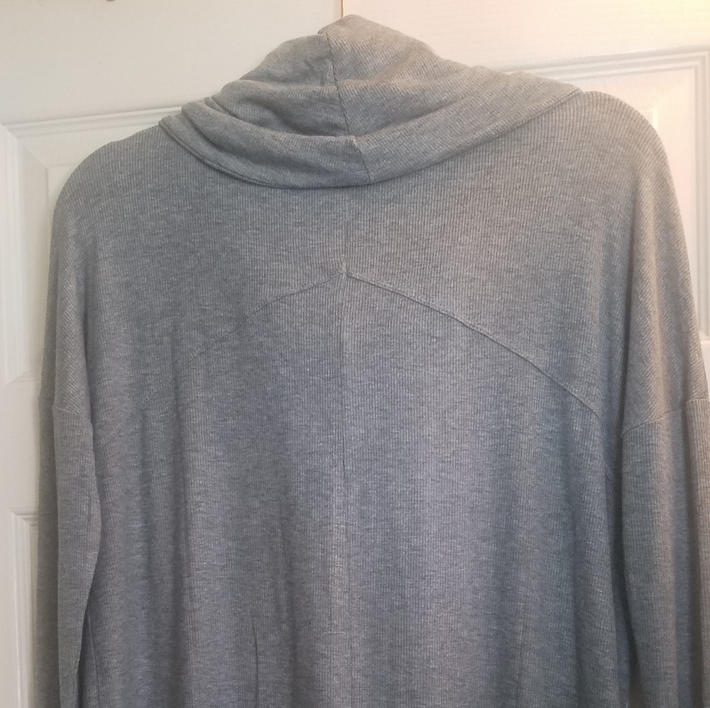 NEW- Jack BB Dakota - cowl collar top - Picture 7 of 8